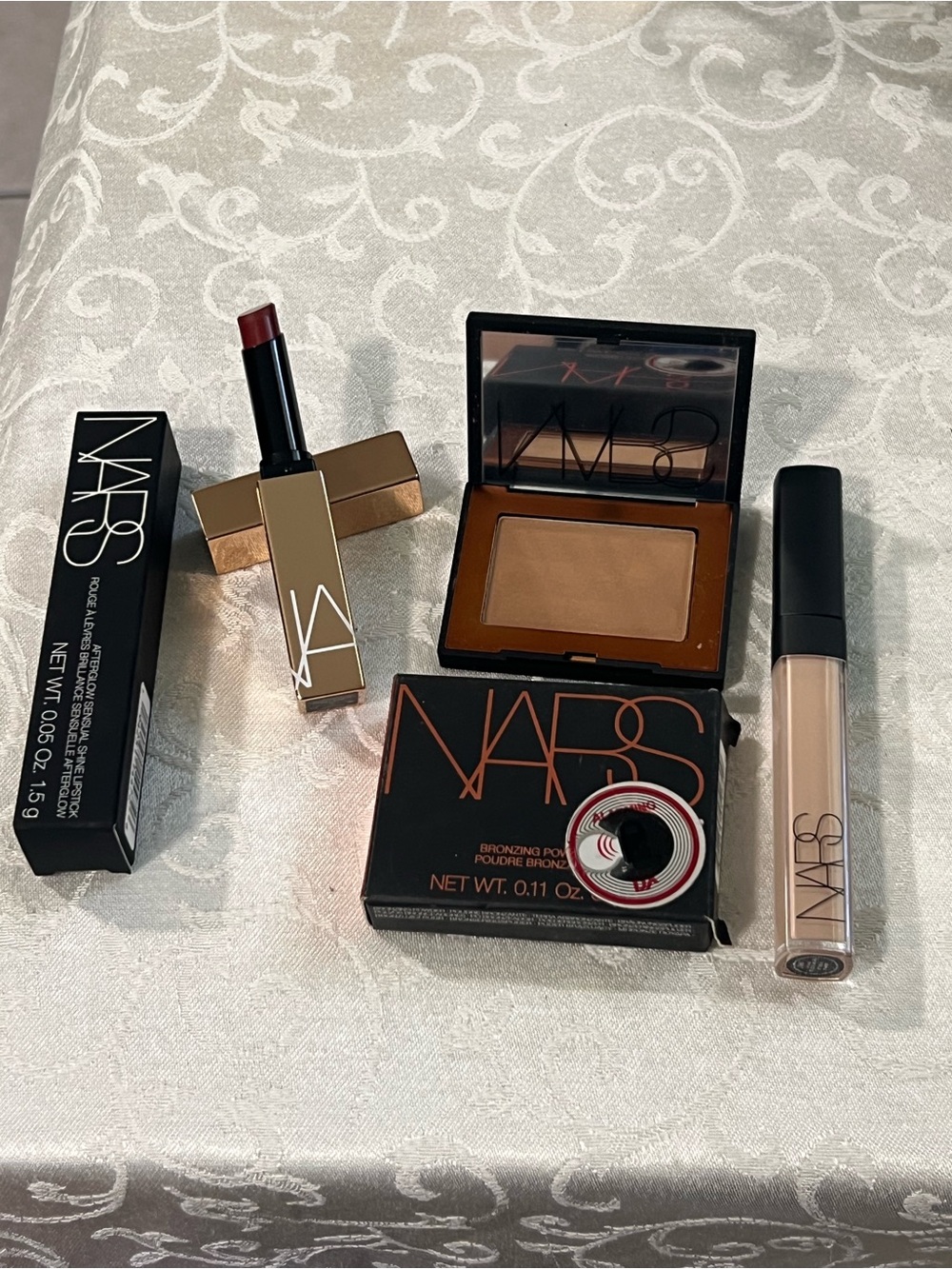 NARS Makeup Set — Deep Red Lipstick, Warm Brown Bronzer & Beige Concealer